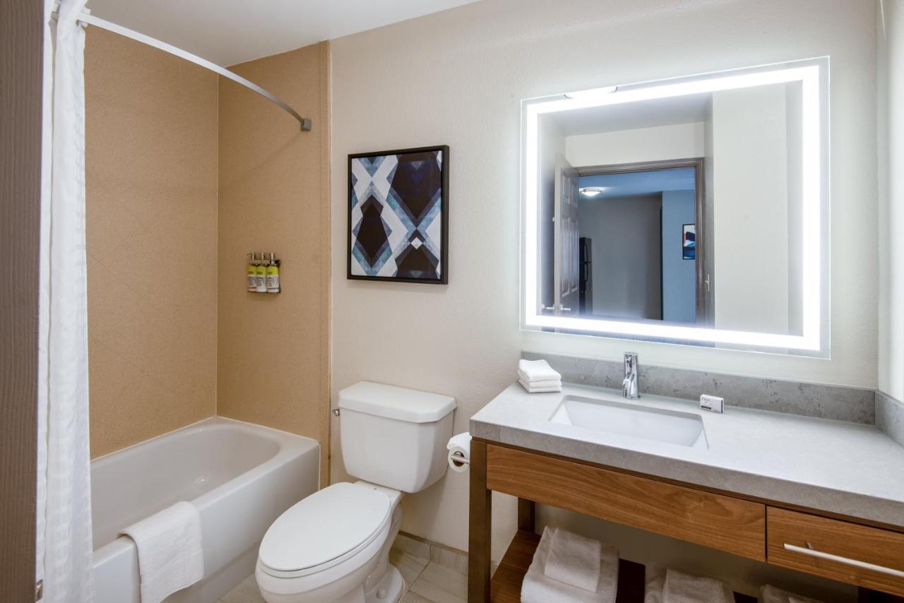 Candlewood By Ihg Hotel