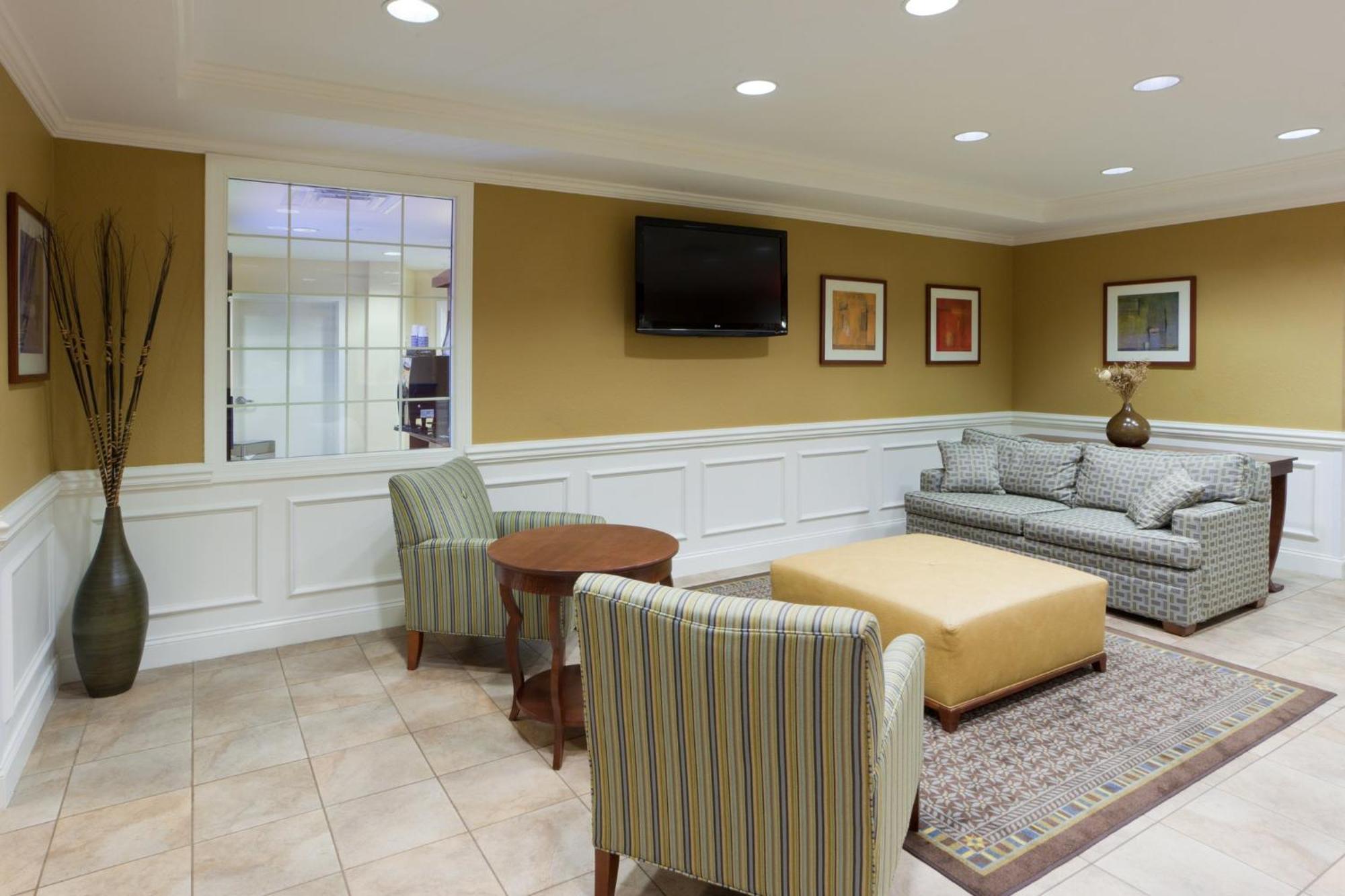 Candlewood By Ihg Hotel
