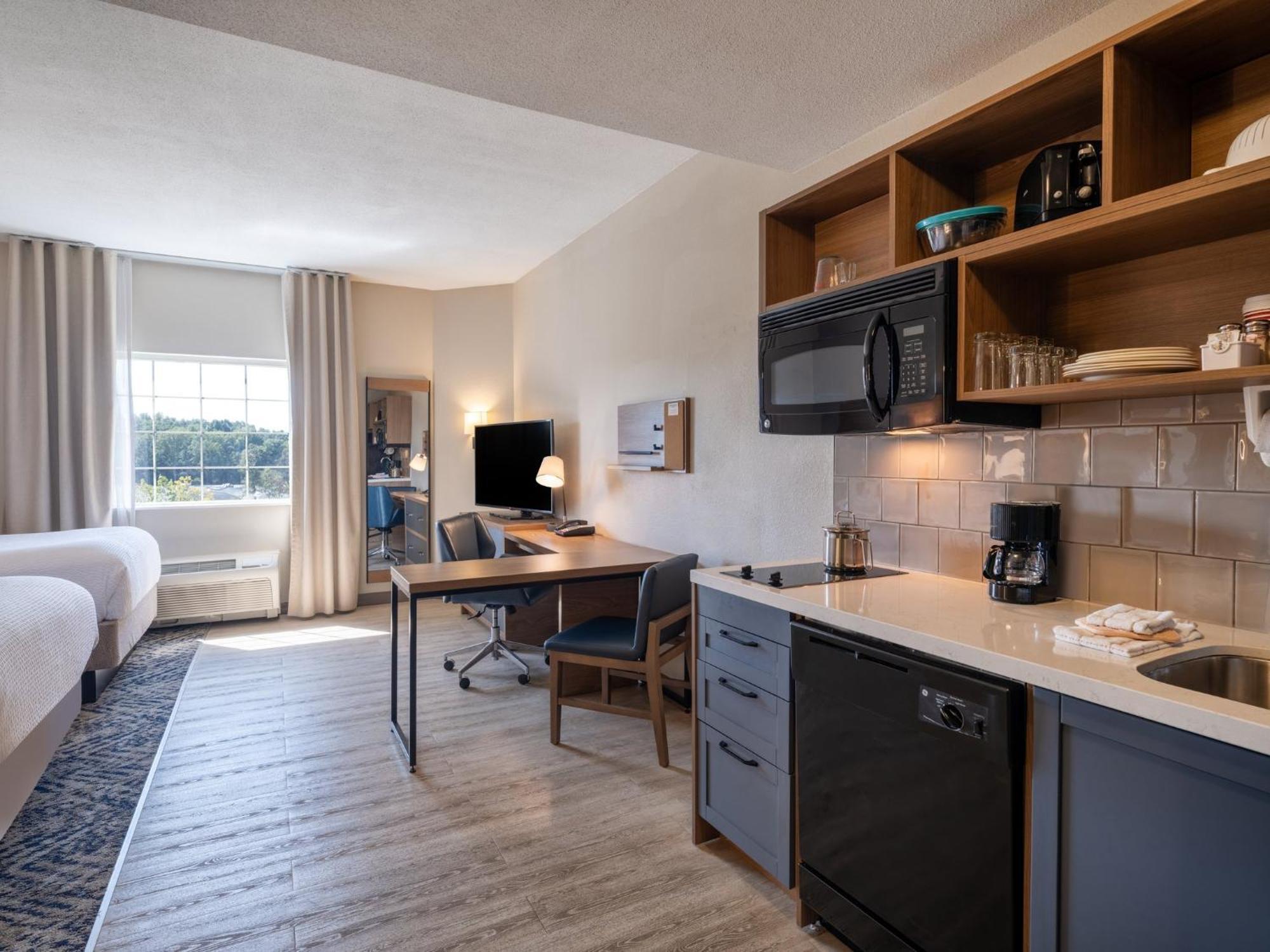 Candlewood By Ihg Hotel