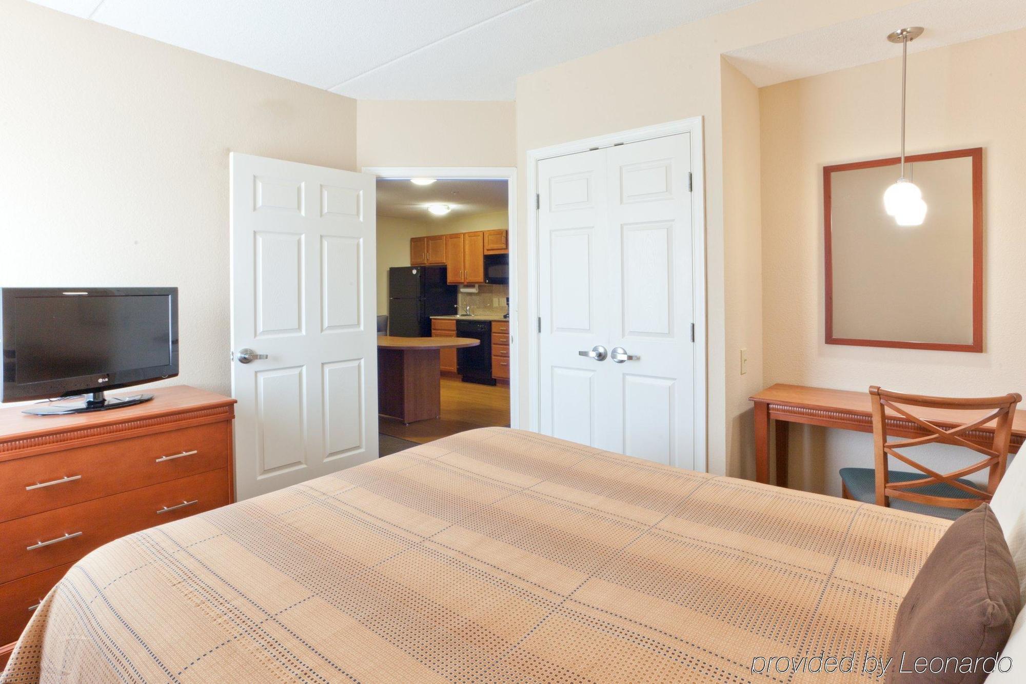 Candlewood By Ihg Hotel